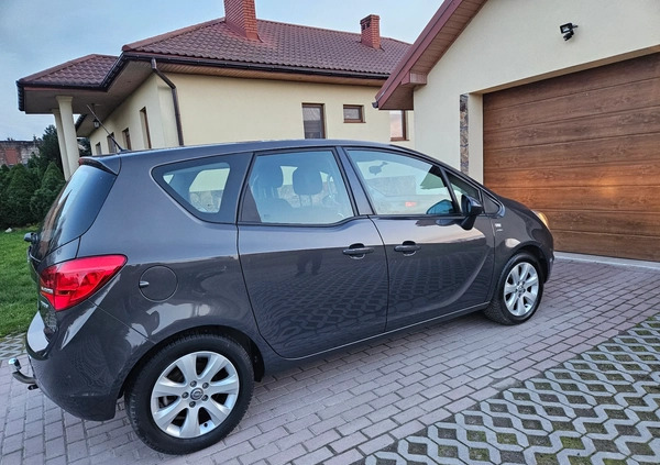 Opel Meriva cena 26800 przebieg: 120000, rok produkcji 2013 z Brzozów małe 352